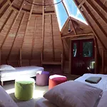 Tipis Du Petit Buisson *